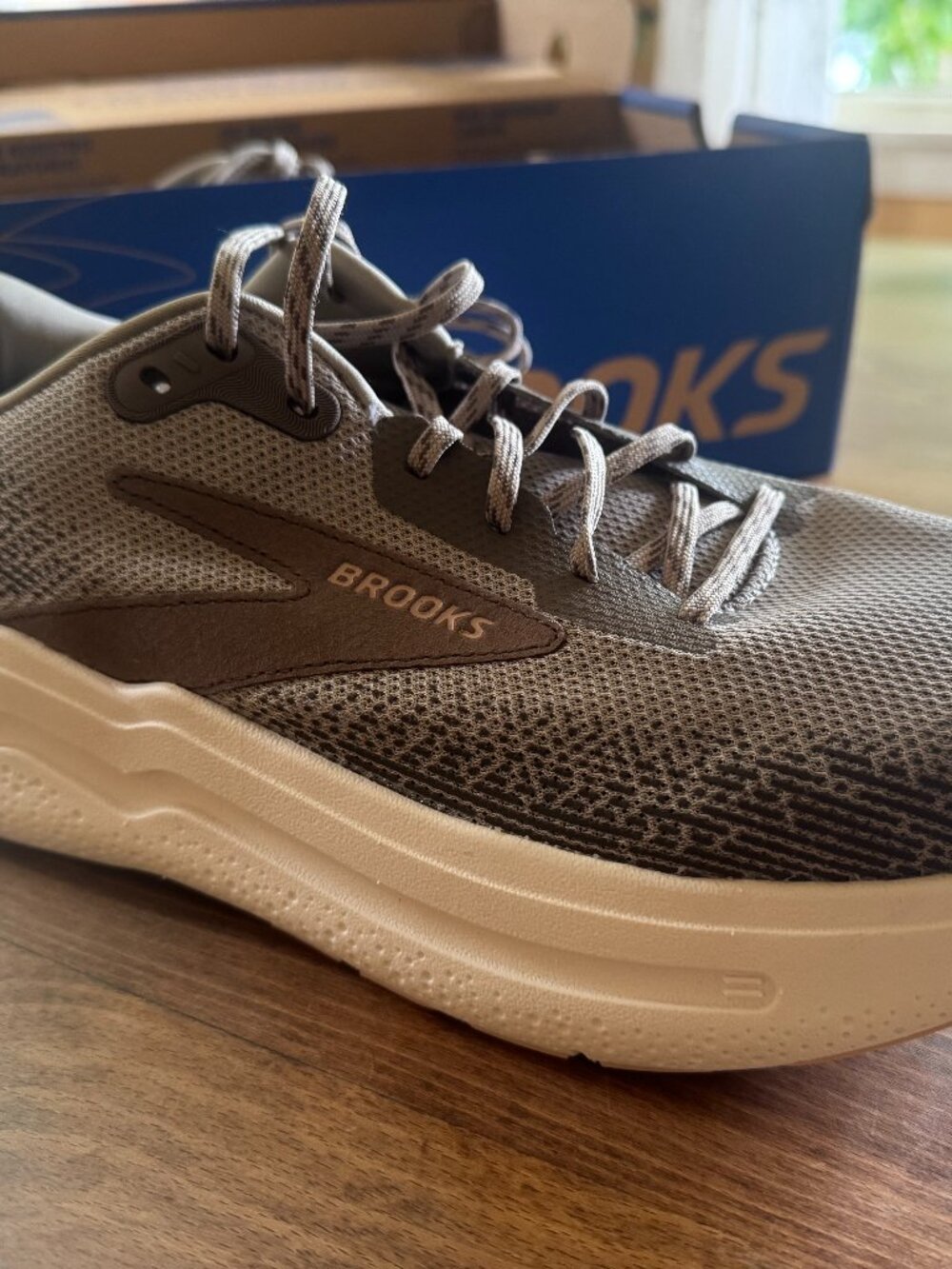 Brooks Ghost Max 2